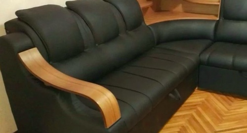 Перетяжка кожаного дивана. Шумерля